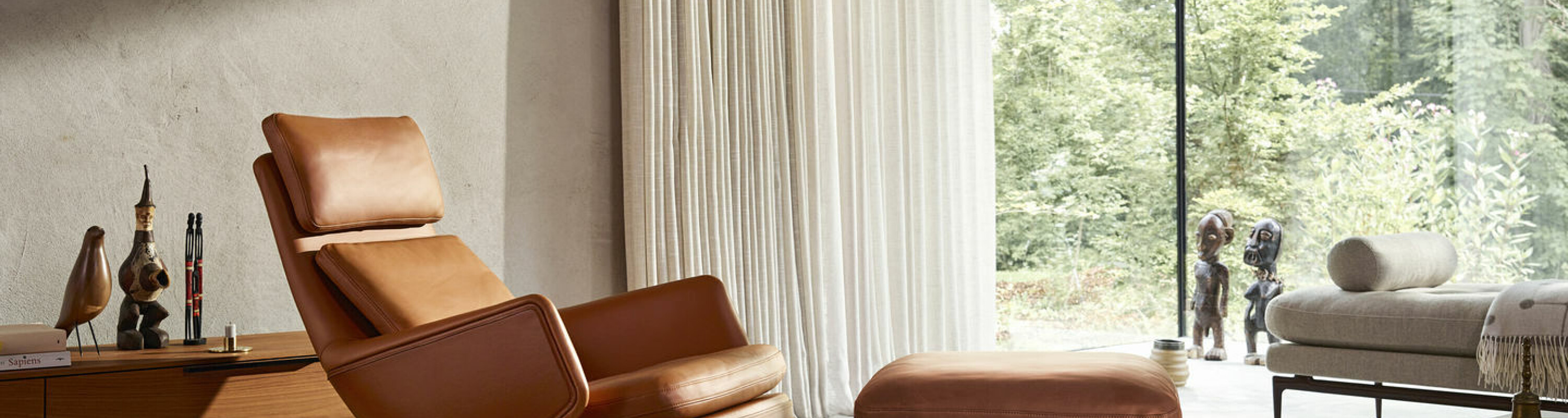 Grand Relax is een moderne lounge fauteuil met relaxsysteem. 