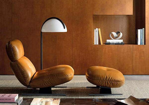 Ontdek de Minotti Libra amrchair bij Classo.